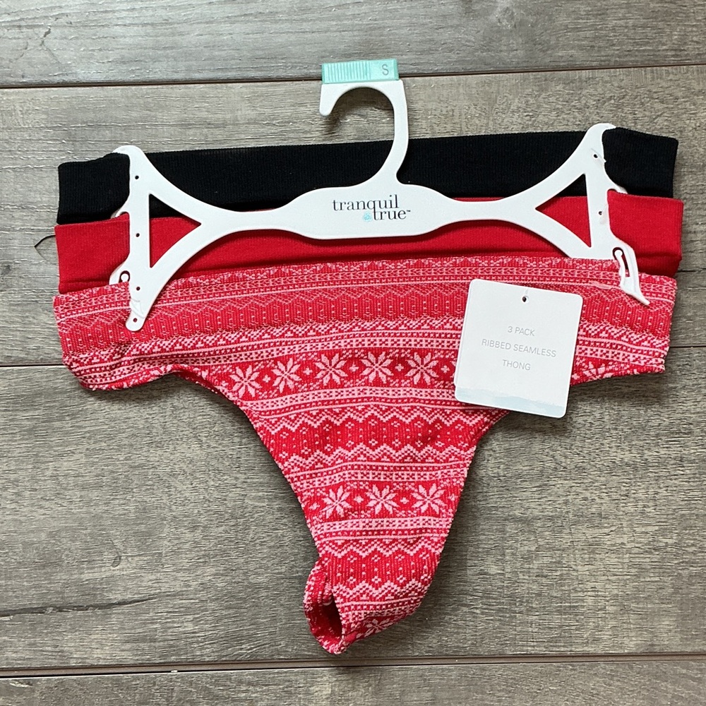 Tranquil True Red and Black Seamless Thong Panties - 3 Pack